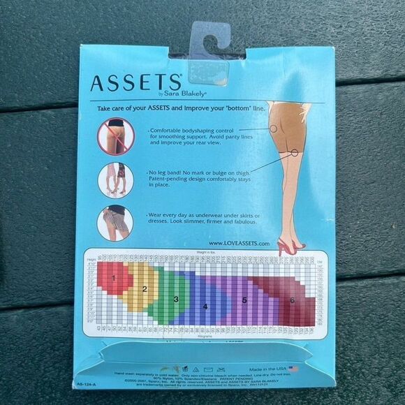 NIP Assets by Sara Blakely Size 4 Black Unbelievable Underwear Mid-Thigh‎ Shaper - Picture 5 of 7